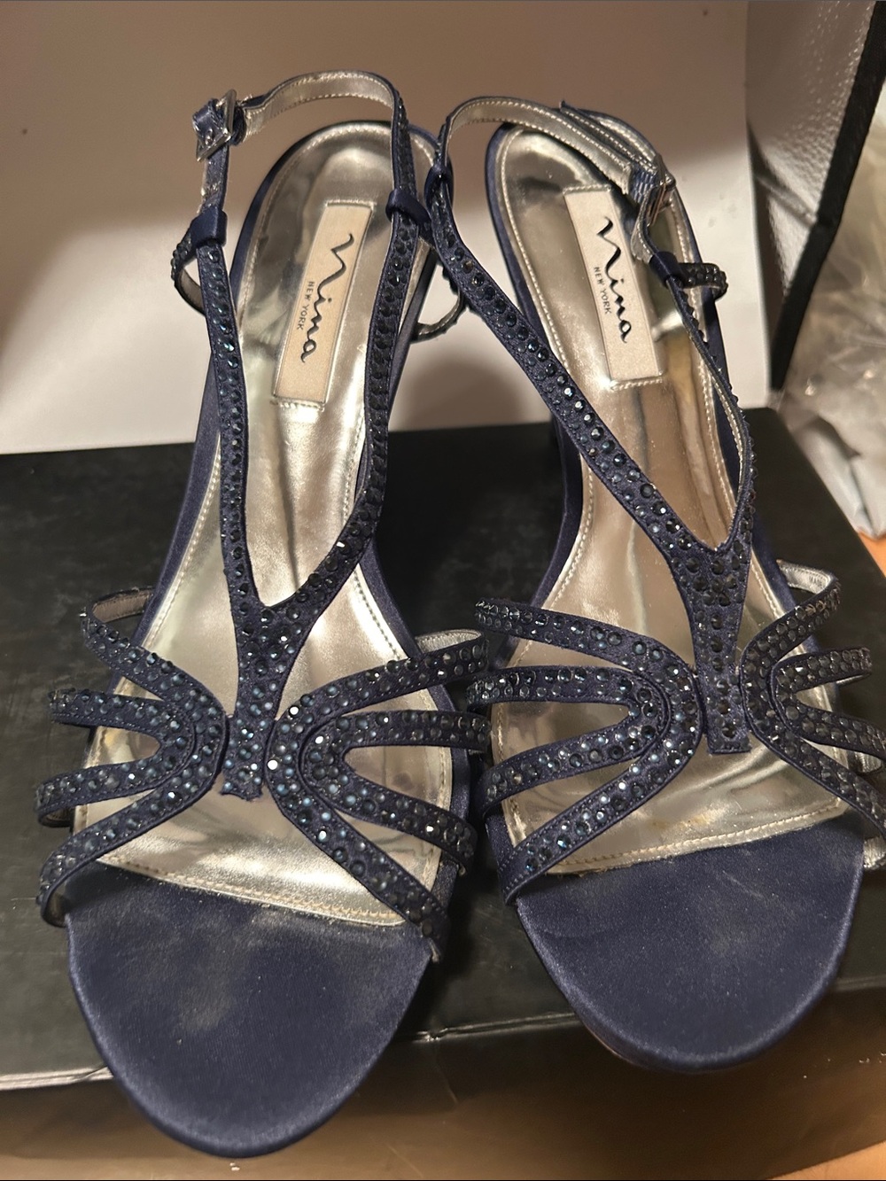 Nina T-strap mid heel sandal navy shimmer size 9 1/2 formal wedding party